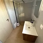 Venias Place 아파트 니드리