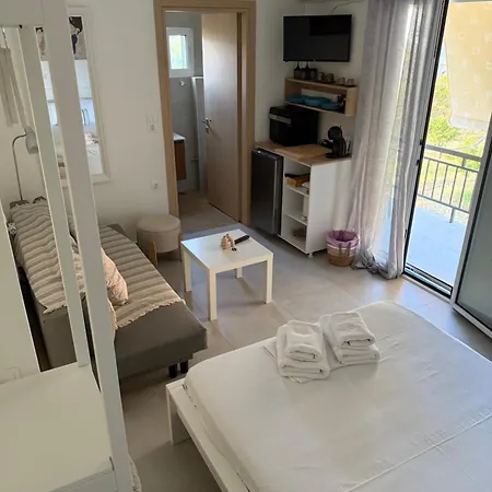 아파트 Venias Place 니드리