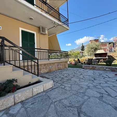 Venias Place דירה נידרי