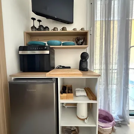 Venias Place דירה נידרי