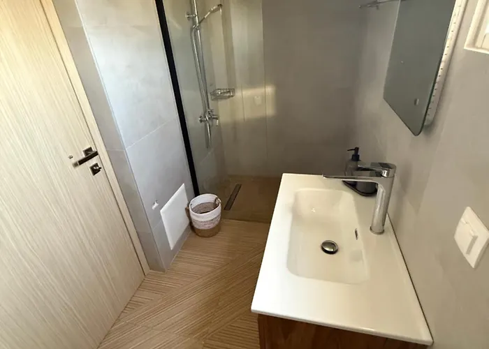 Venias Place Lägenhet Nidhrion