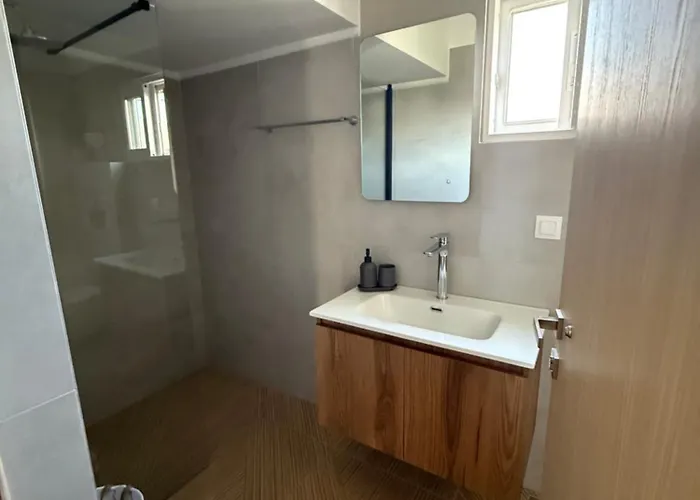 Venias Place Lägenhet Nidhrion